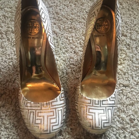 Tory Burch  Gold Heels - Picture 1 of 3